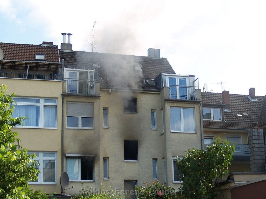 Brand Wohnung mit Menschenrettung Koeln Vingst Ostheimerstr  P018.JPG